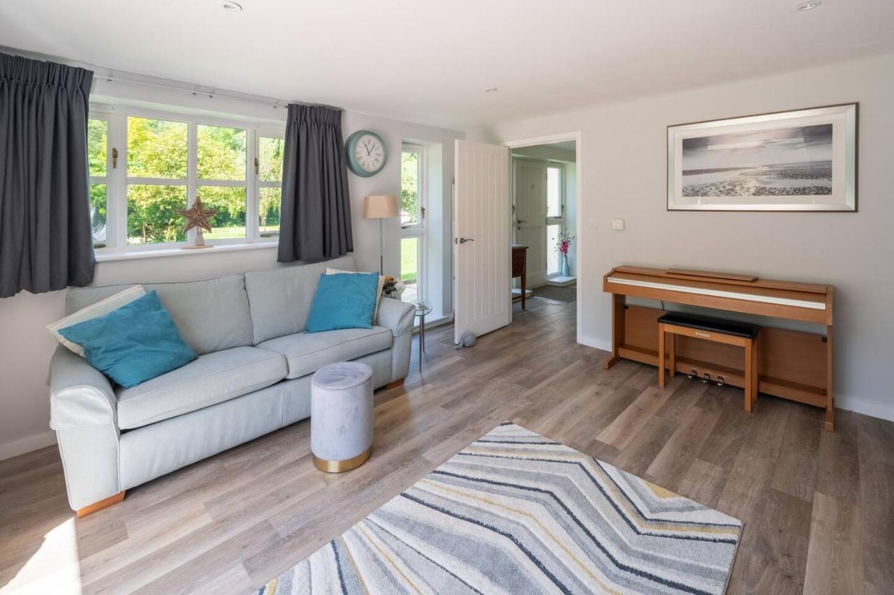 Osbornes Holiday House Near Exeter With Swimming Pool 외부 사진
