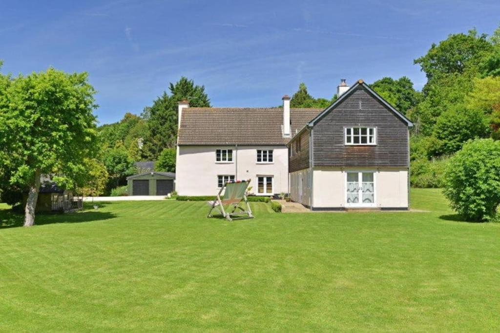 Osbornes Holiday House Near Exeter With Swimming Pool 외부 사진
