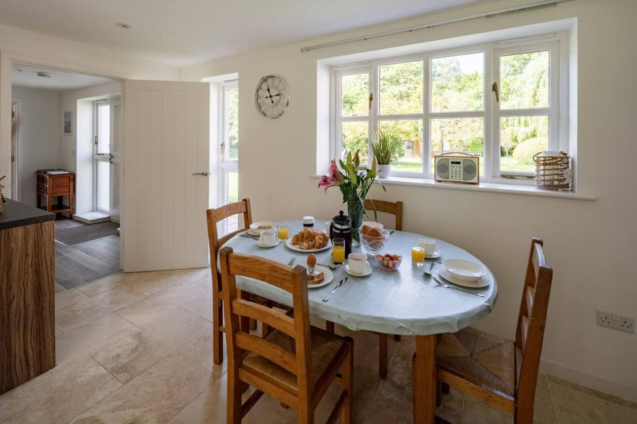 Osbornes Holiday House Near Exeter With Swimming Pool 외부 사진